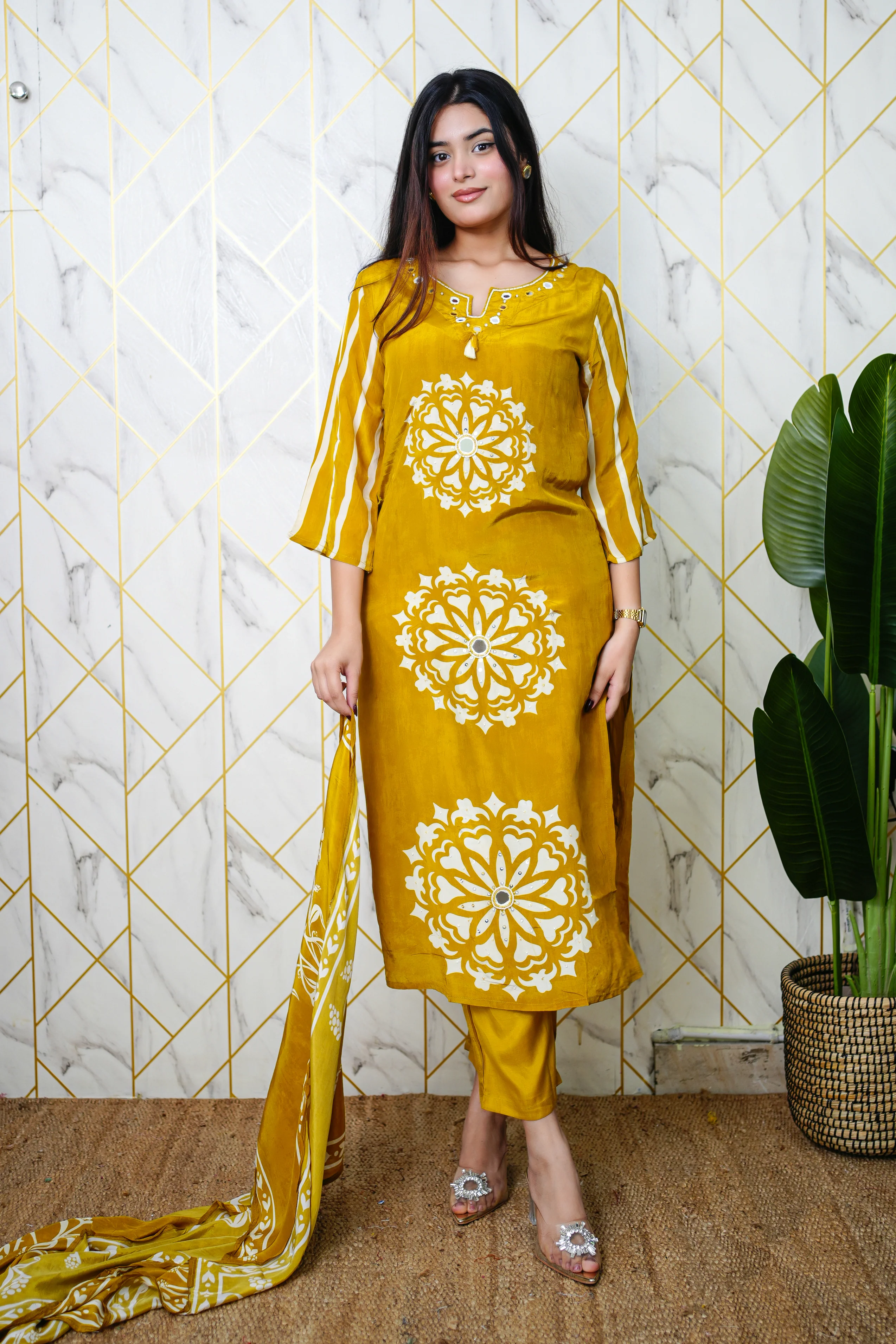 Soha Crepe HandEmbroidered Pant Set - Image 2