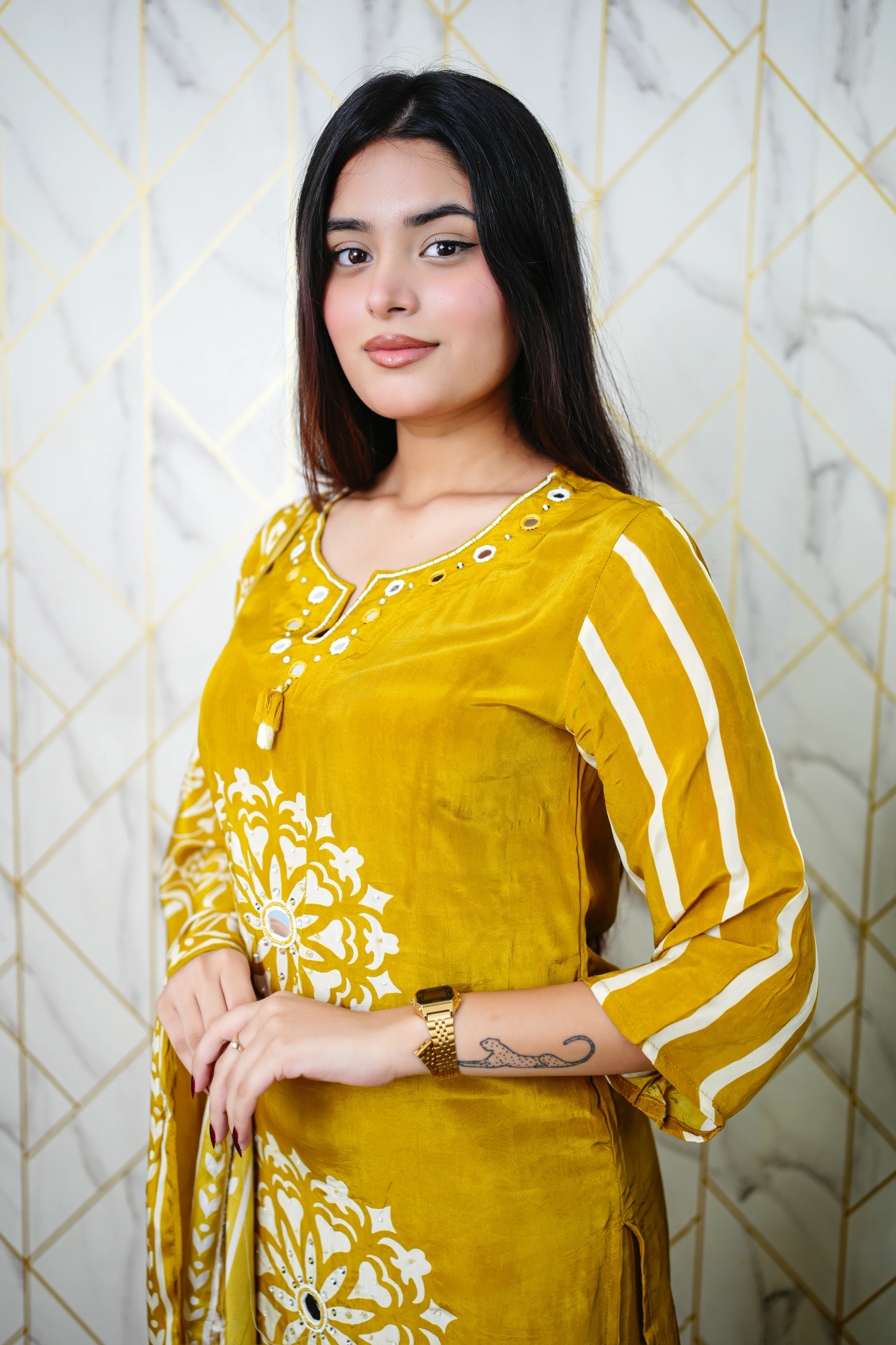 Soha Crepe HandEmbroidered Pant Set - Image 5