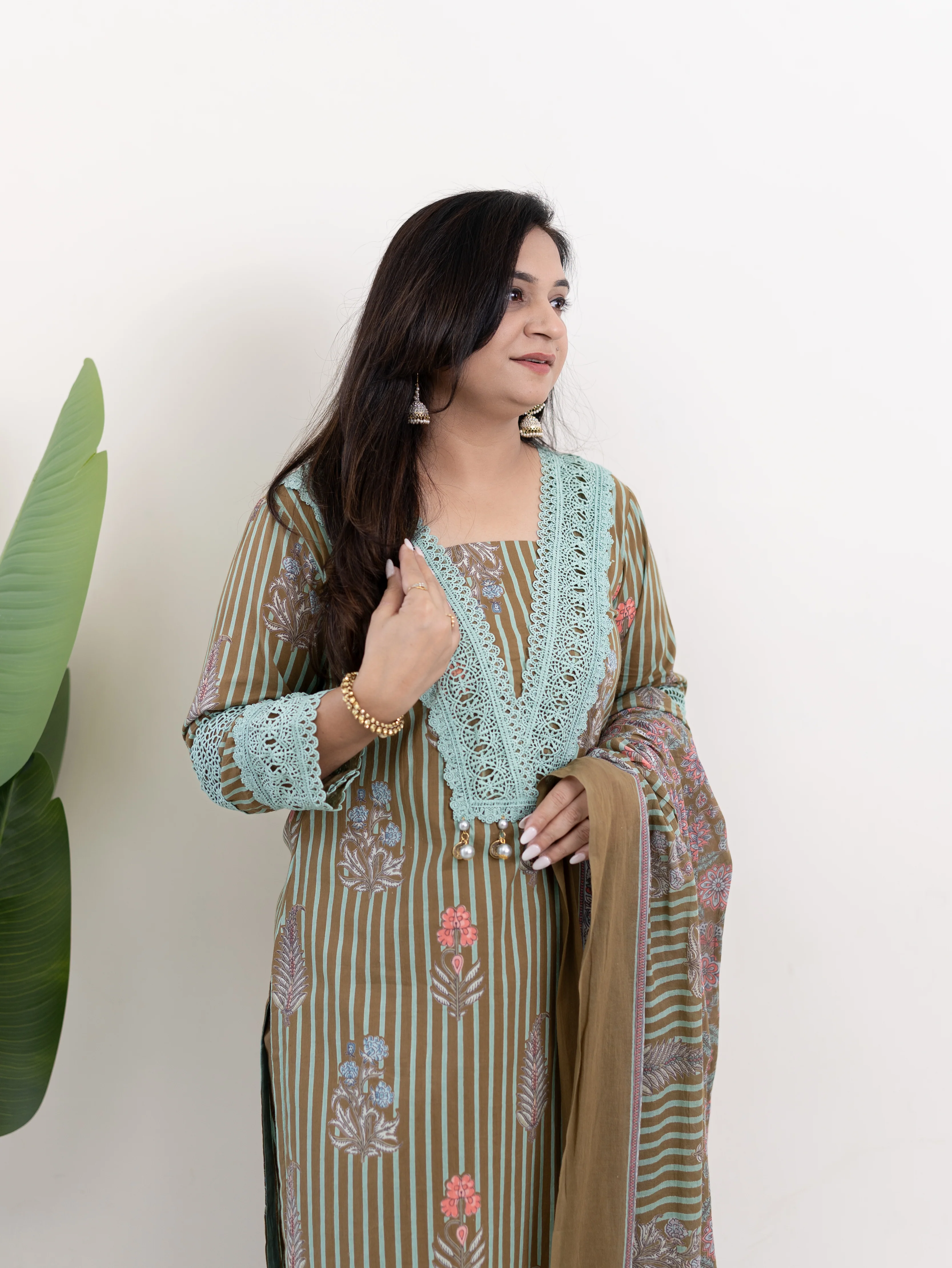 Tahira Green Striped Cotton Lace Detailed Dupatta Set - Image 6