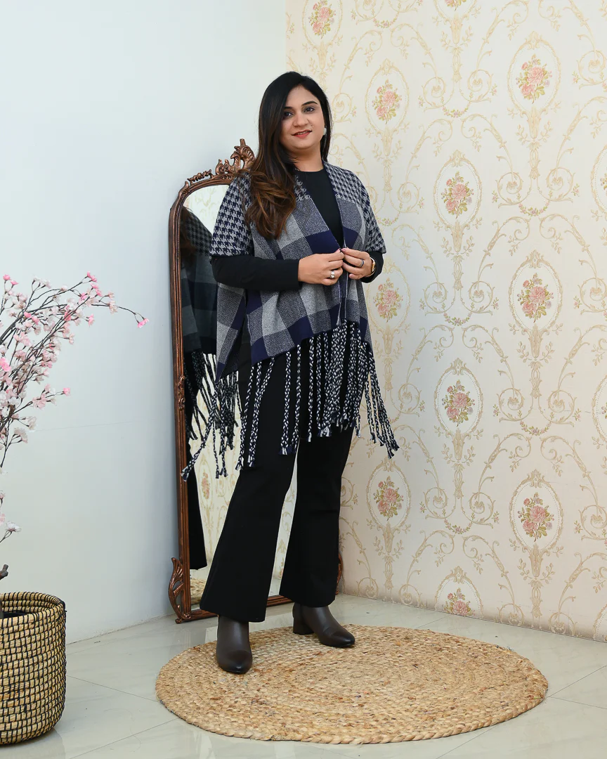 Winter Special Woollen Shrug - Image 3