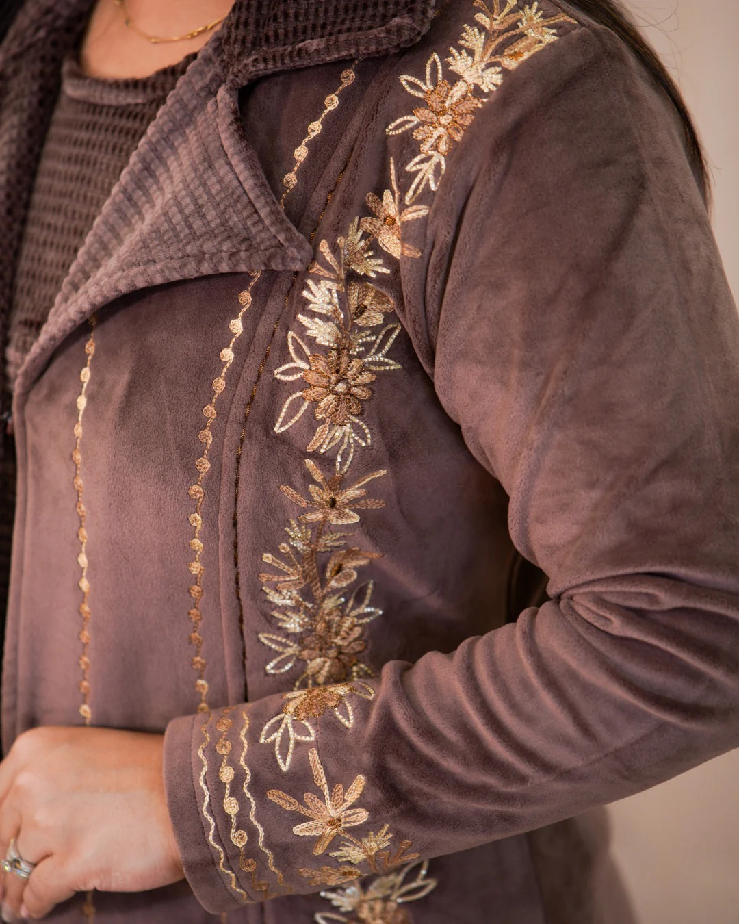 Woollen Embroidered Long Shrug Pant Set - Image 6