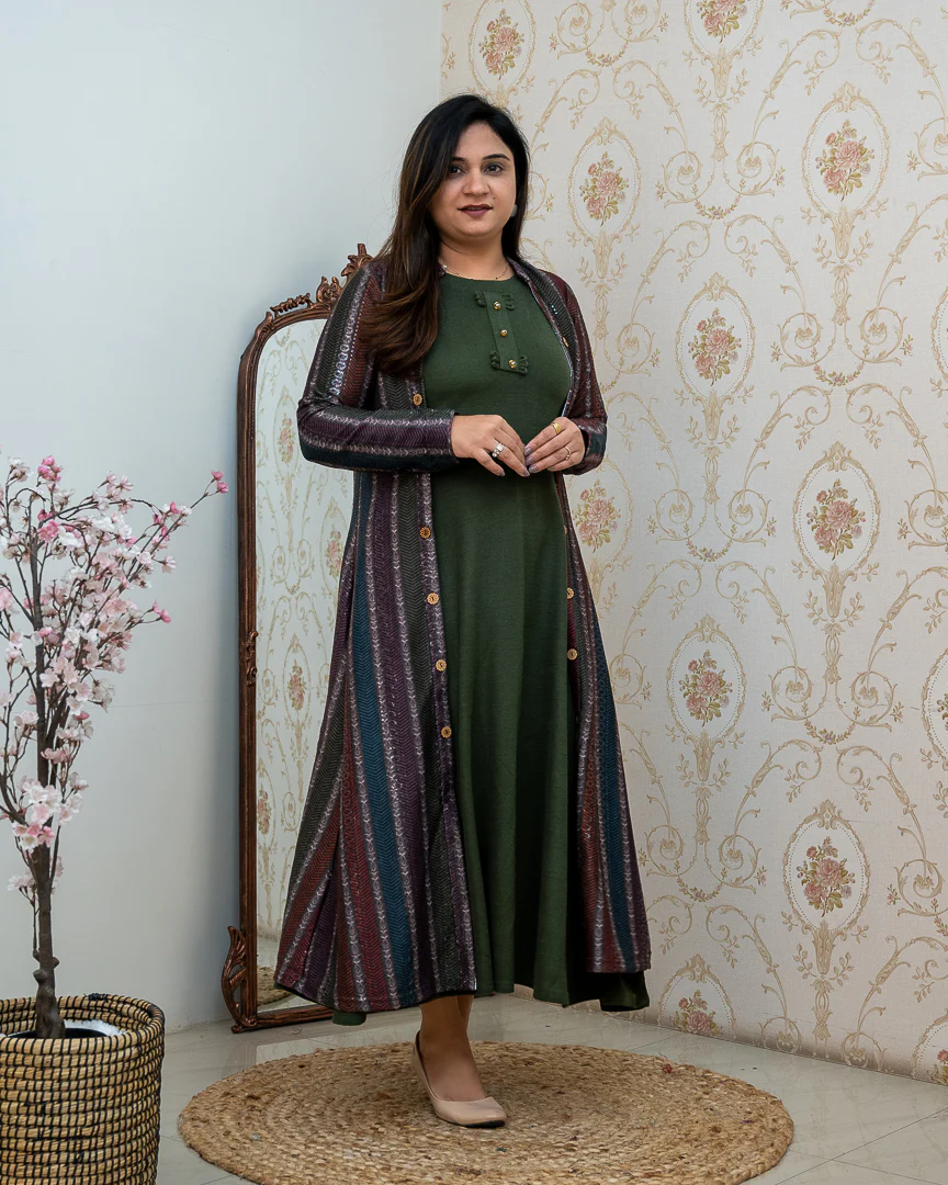 Woollen long Dress with Detachable Long Shrug - Image 6
