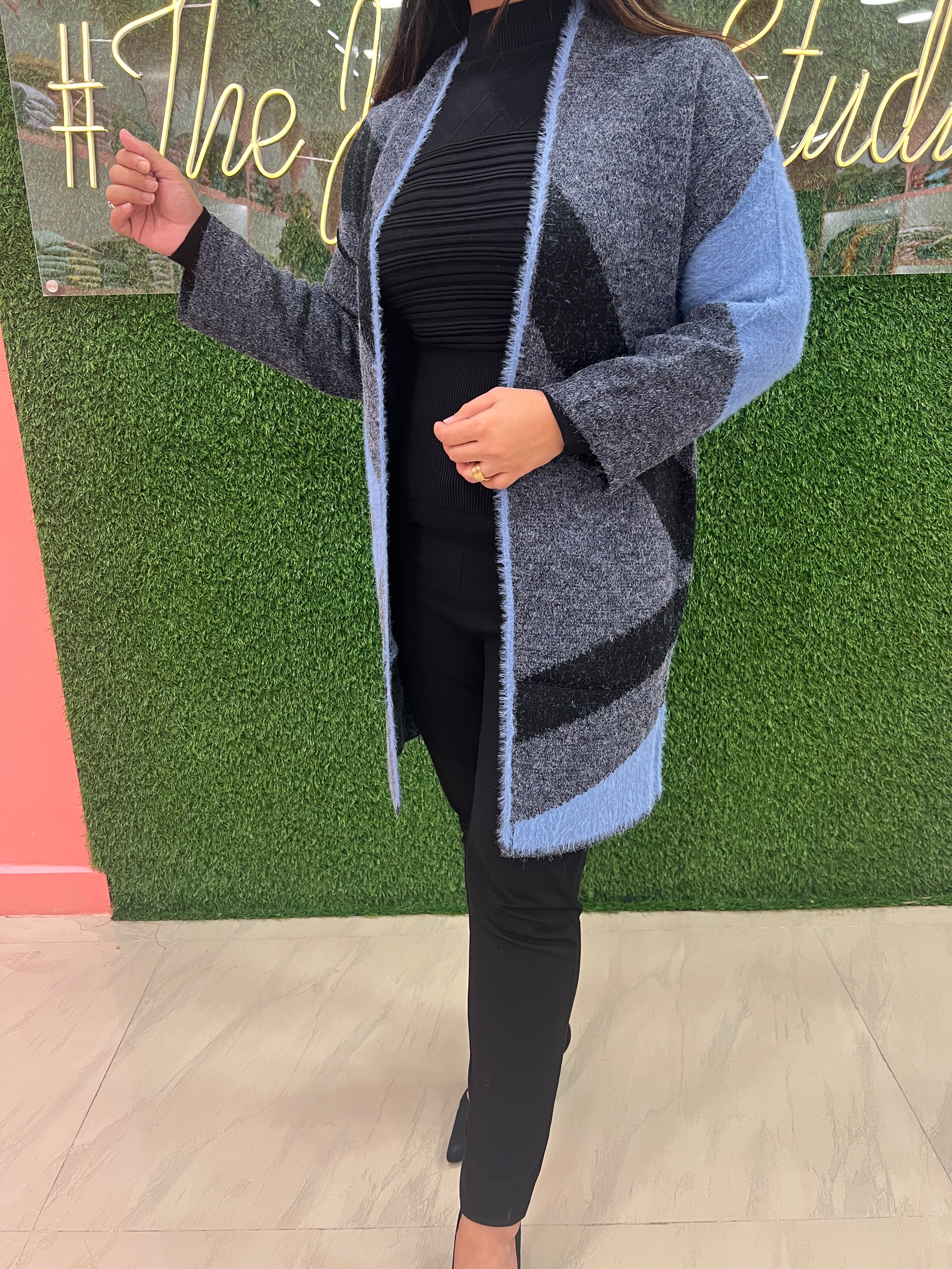 Woollen Printed Shrug - Image 3