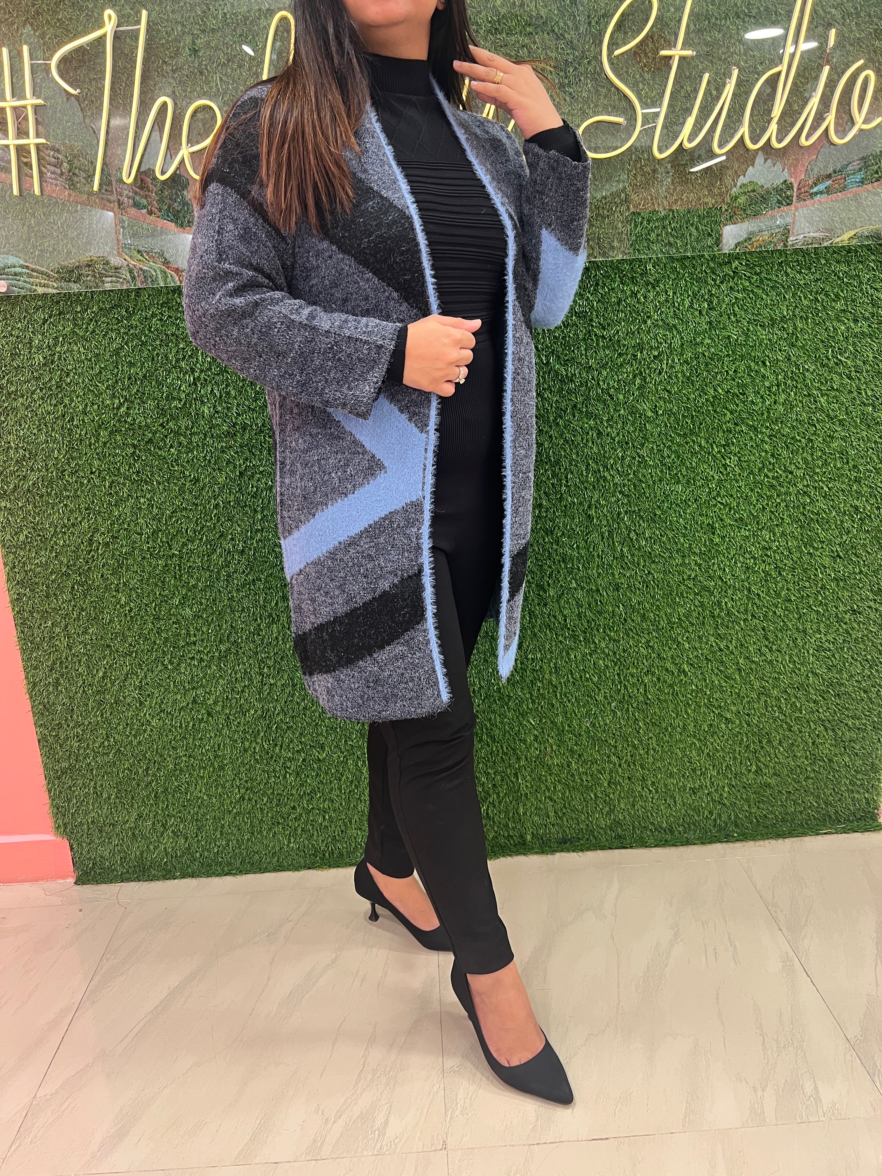 Woollen Printed Shrug - Image 4