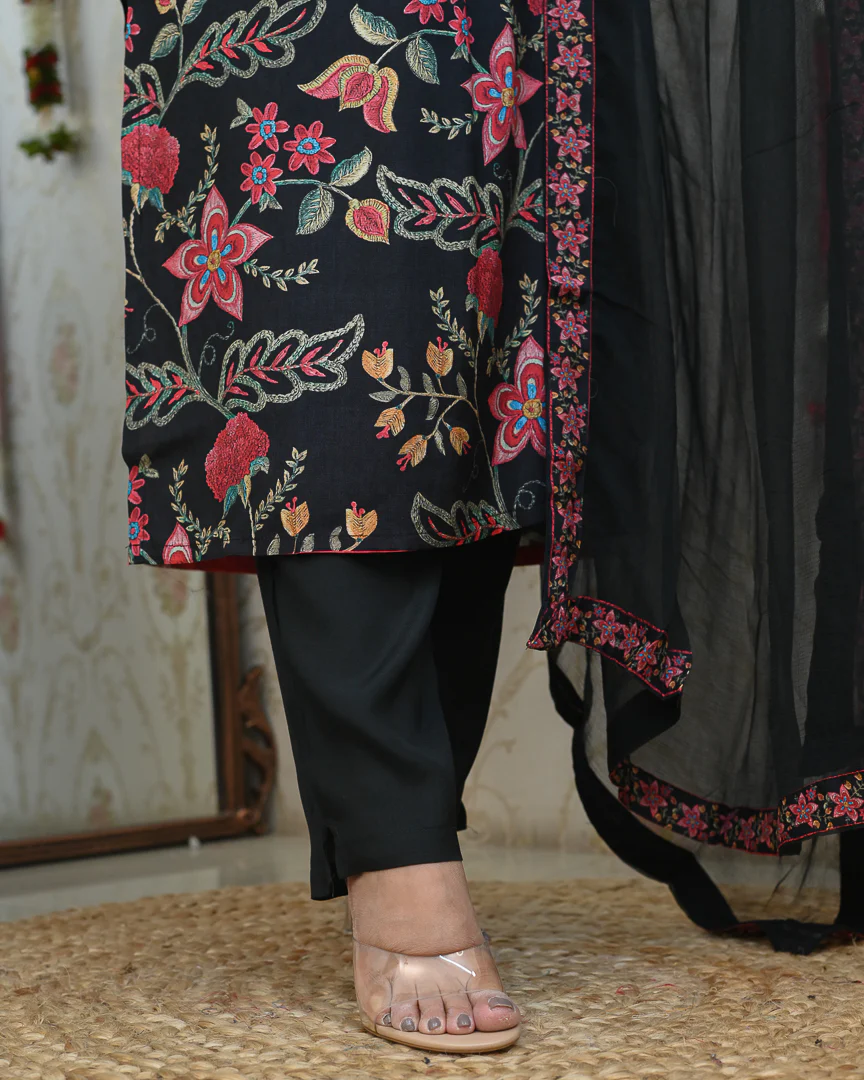 Zaar Muslin Black Floral Embroidered Pant Set - Image 7