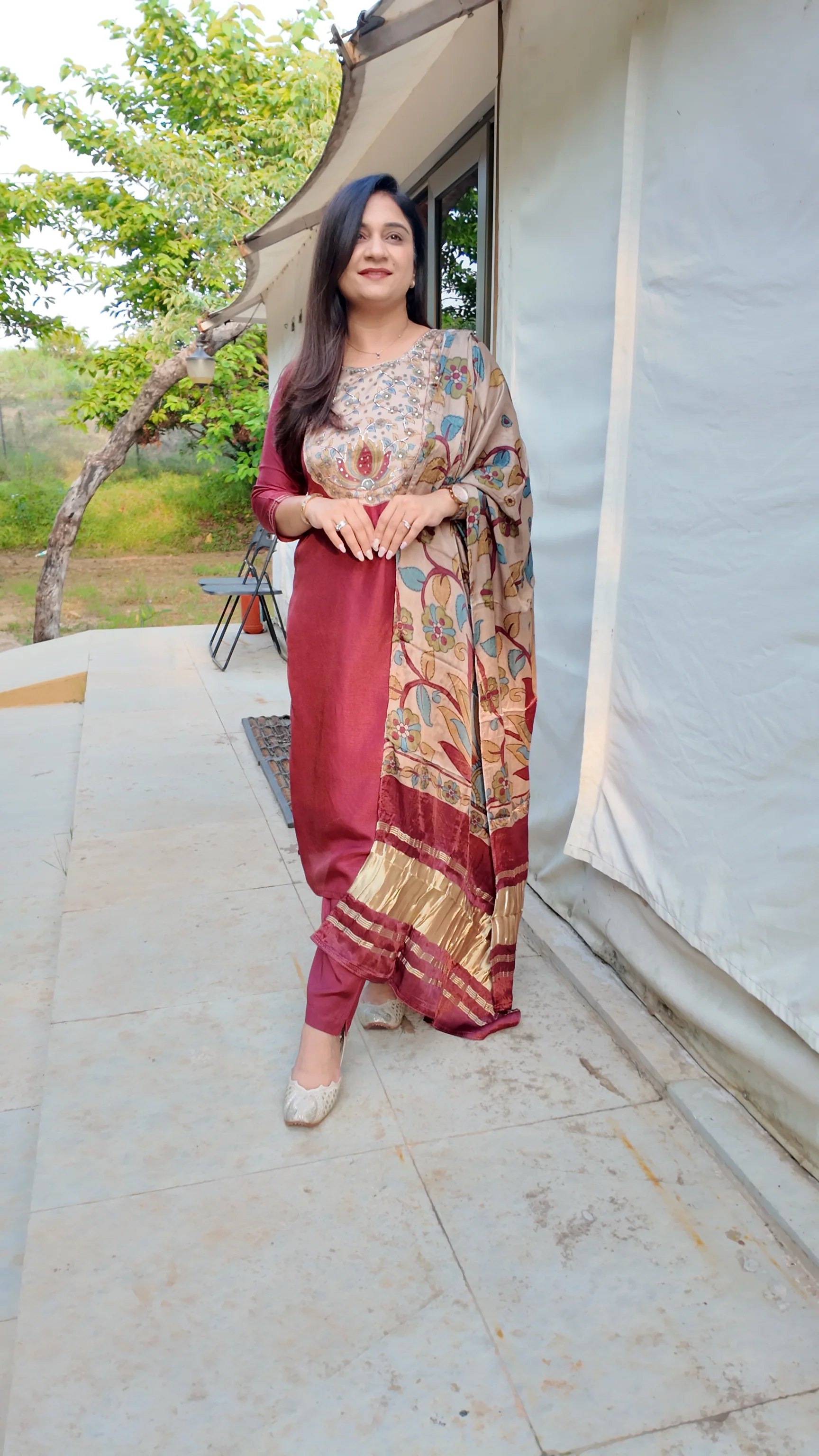 Zarna Silk Hand Embroidered Pant Set - Image 3