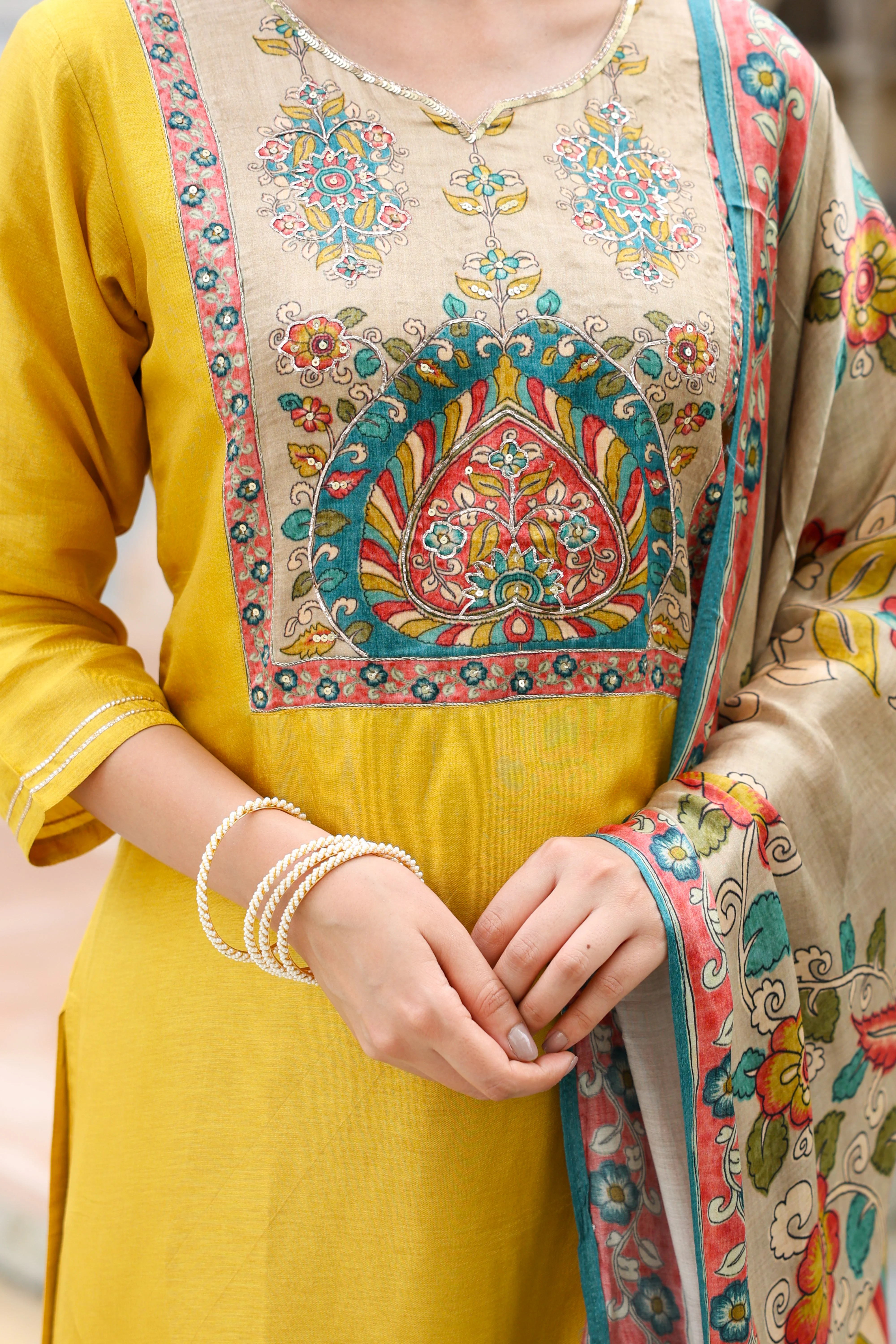 Zarna Silk Hand Embroidered Pant Set - Image 4