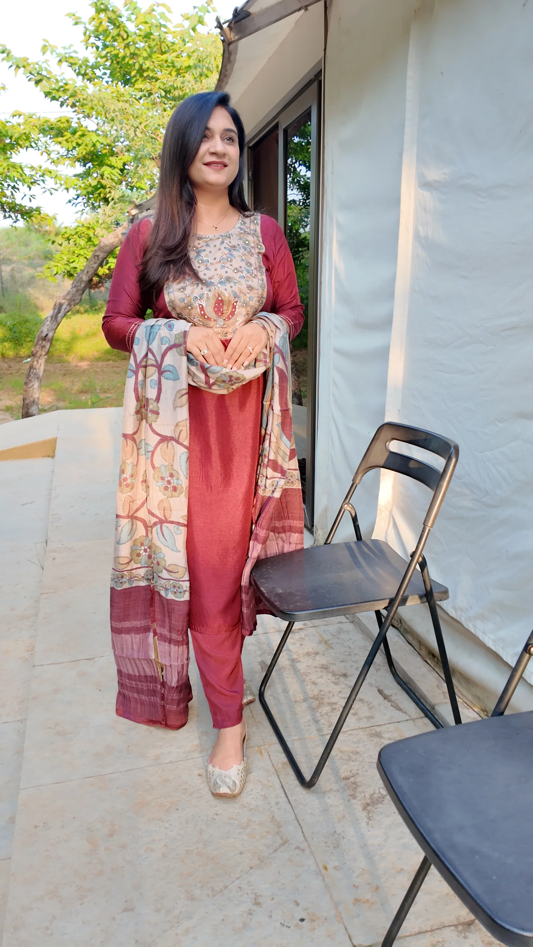 Zarna Silk Hand Embroidered Pant Set - Image 7