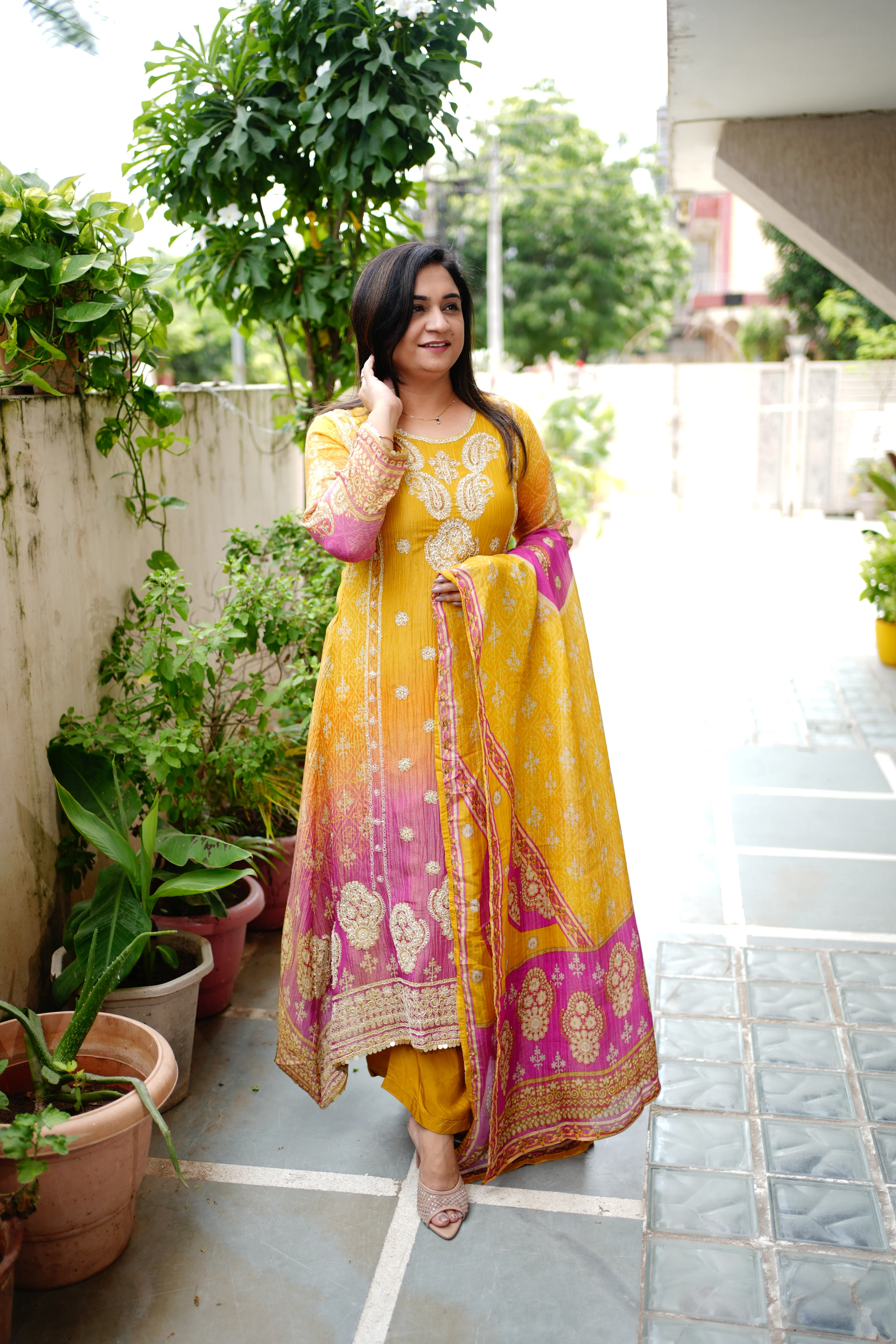 Zehra Asymmetric Shimmer Tissue  Embroidered Pant Set - Image 3