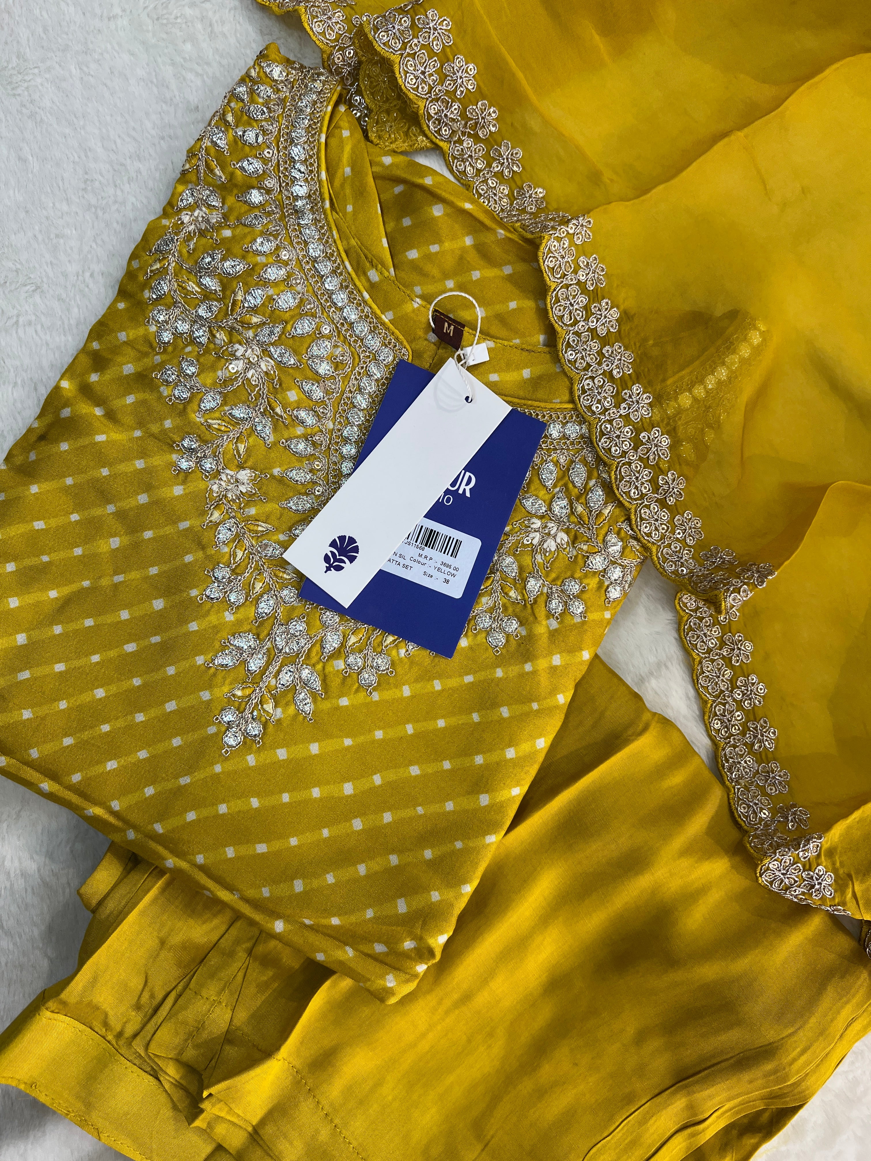 Zyra Bandhani Silk Embroidered Pant Set - Image 10