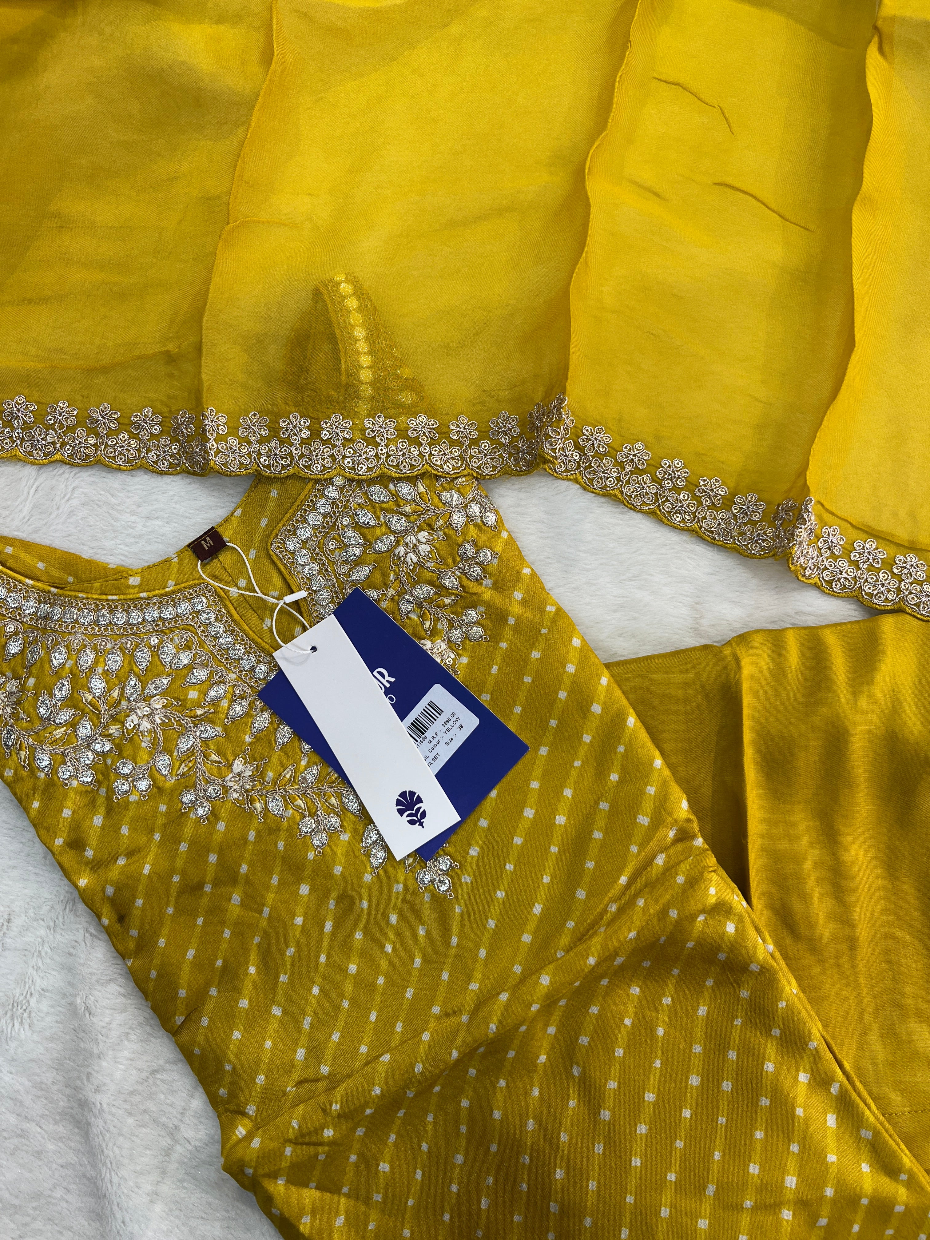 Zyra Bandhani Silk Embroidered Pant Set - Image 11