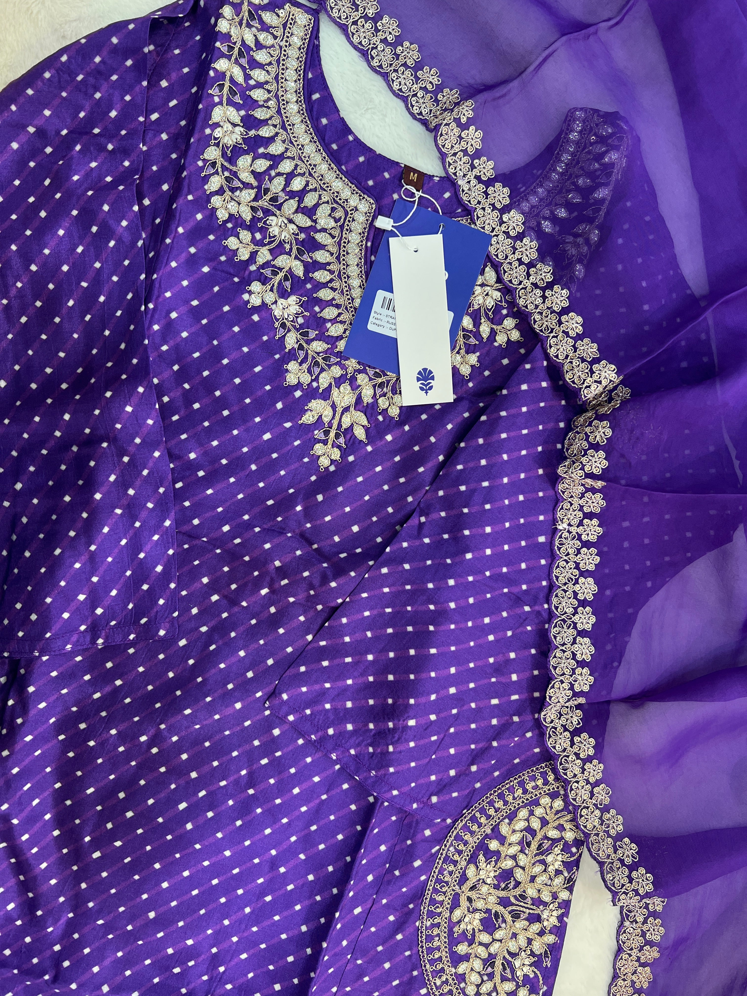 Zyra Bandhani Silk Embroidered Pant Set - Image 21