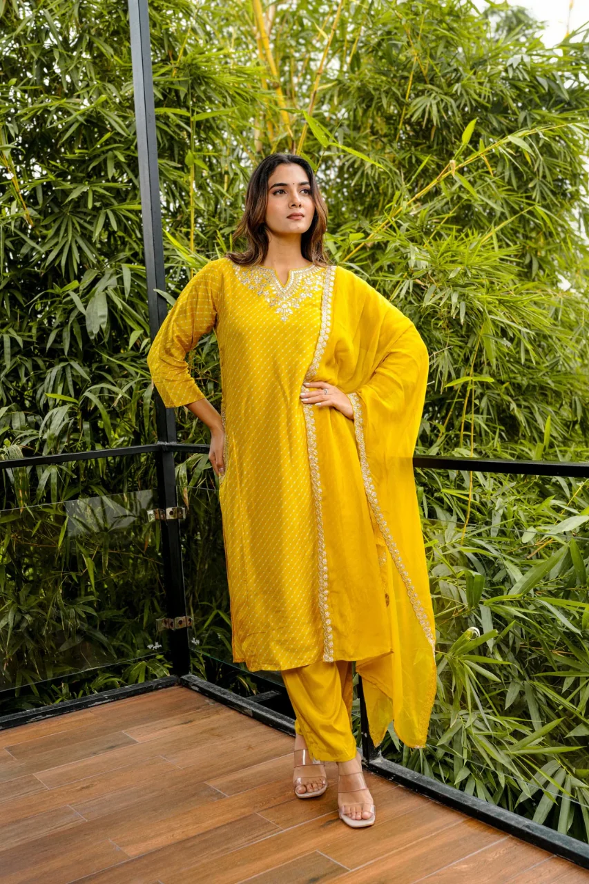 Zyra Bandhani Silk Embroidered Pant Set - Image 26