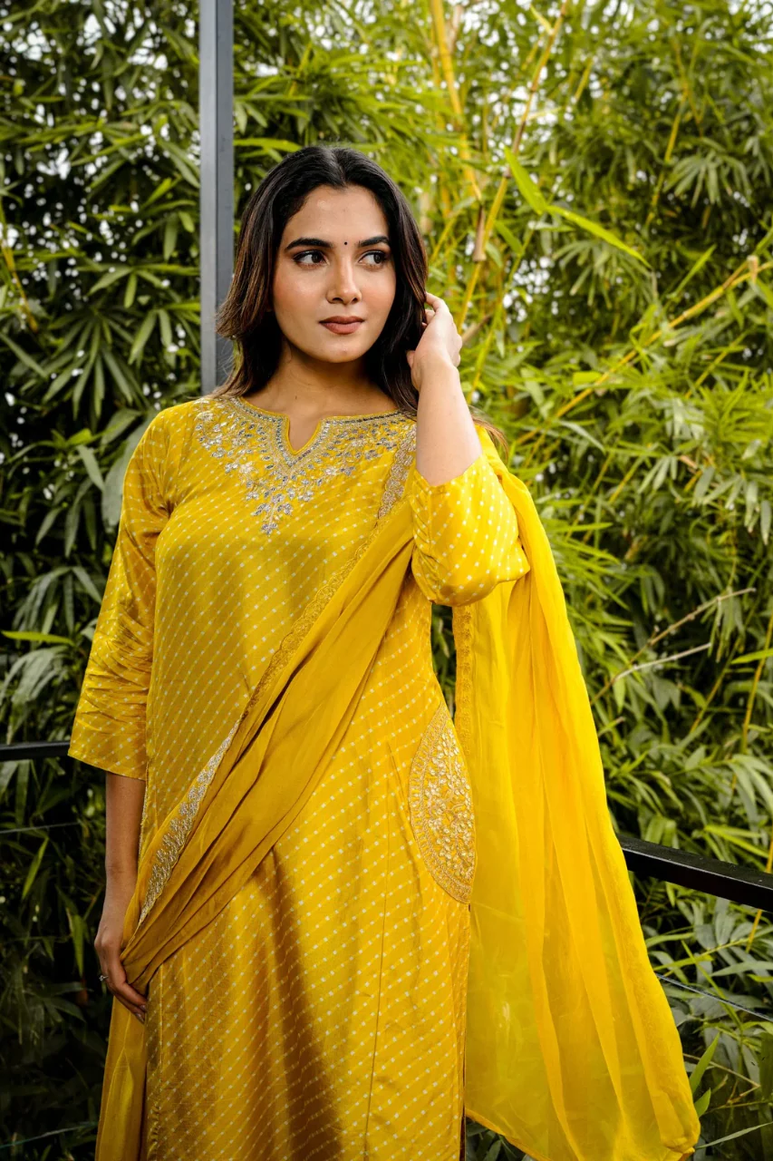 Zyra Bandhani Silk Embroidered Pant Set - Image 28