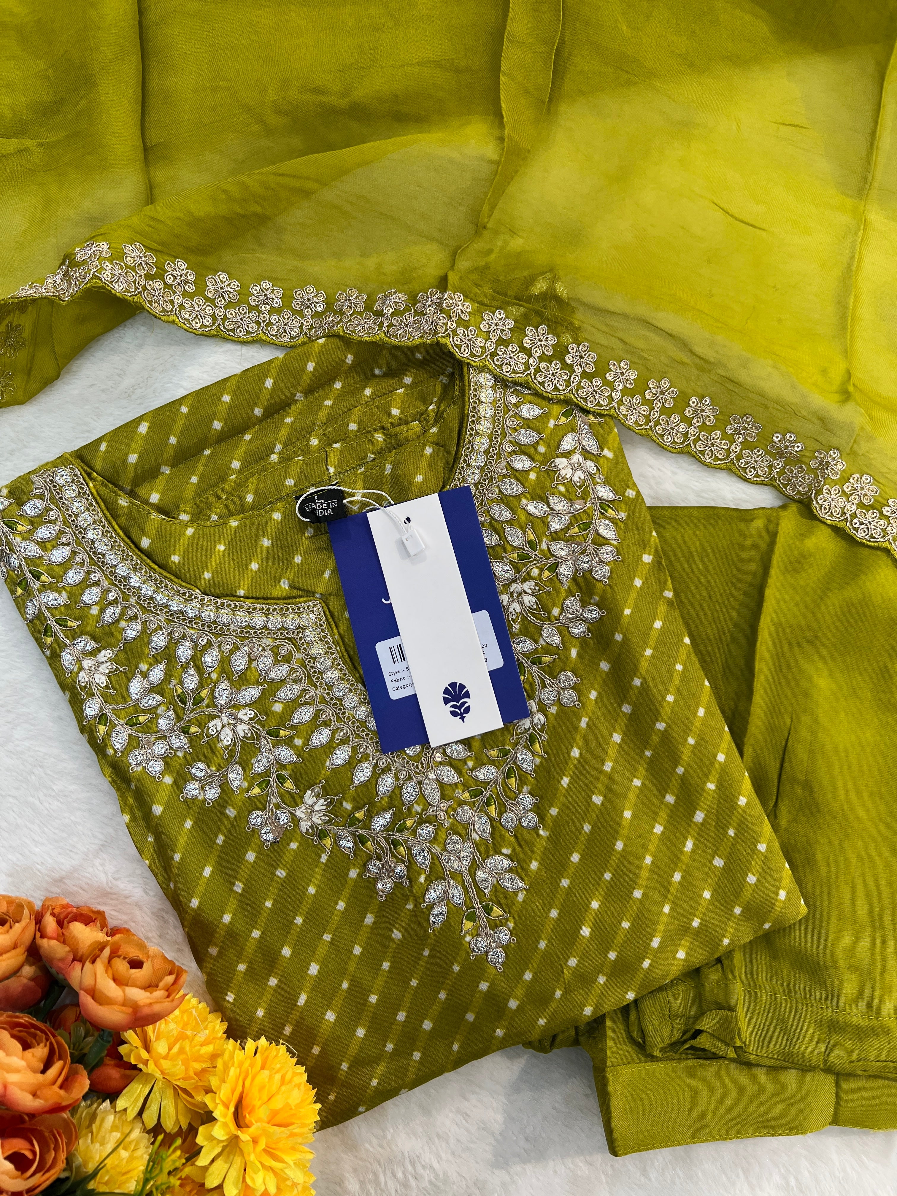 Zyra Bandhani Silk Embroidered Pant Set - Image 3